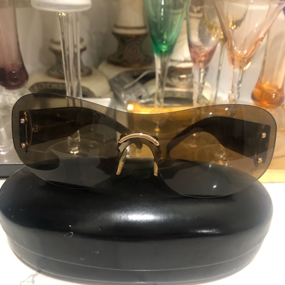 Gucci Sunglasses - Picture 5 of 8